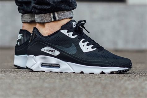 nike air max ultra essential.